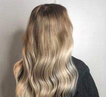 Chłodny blond – komu pasuje? Jaki odcień wybrać?