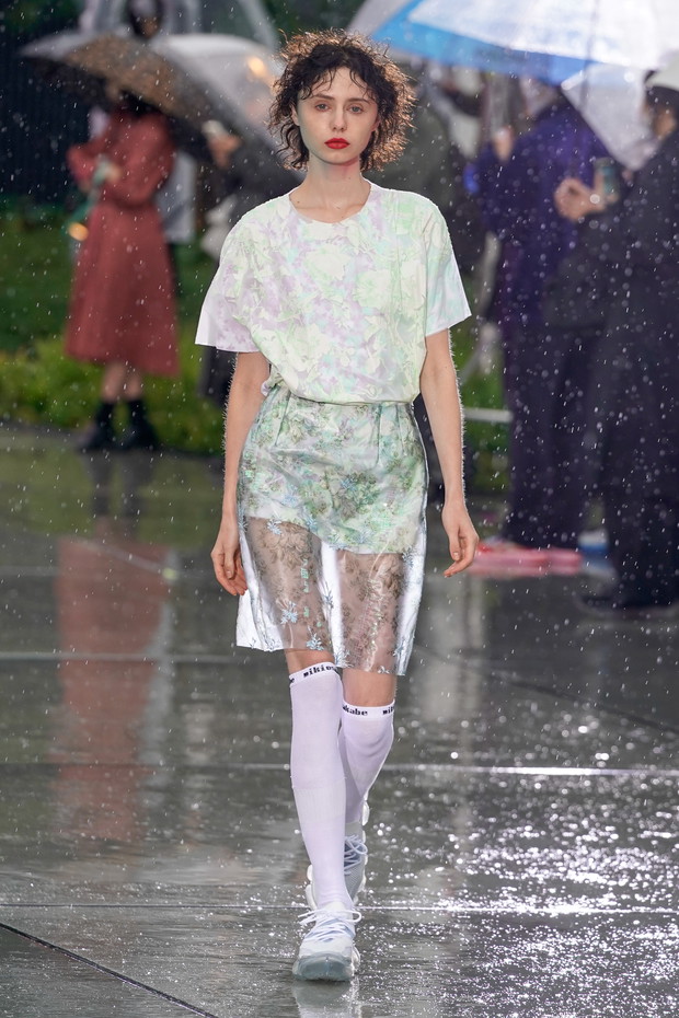 Modne kolory 2021: wszystkie odcienie zieleni, które będa modne wiosną i latem