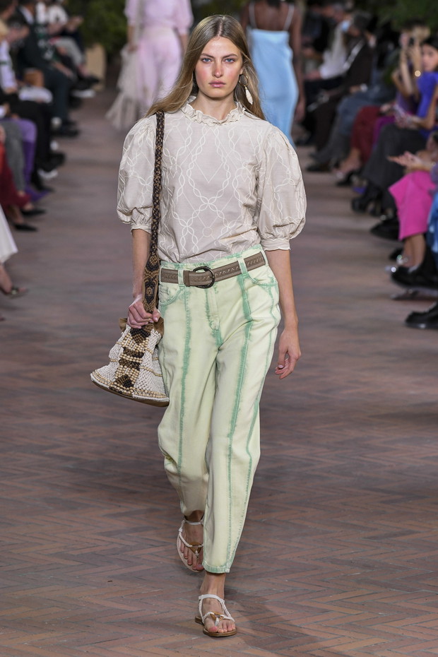 Modne kolory 2021: wszystkie odcienie zieleni, które będa modne wiosną i latem