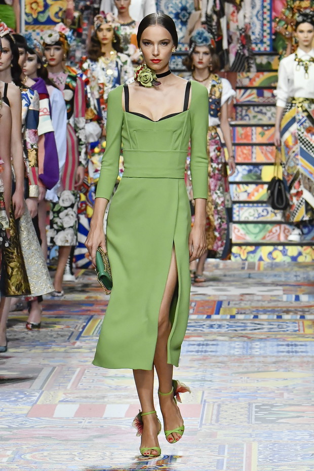 Modne kolory 2021: wszystkie odcienie zieleni, które będa modne wiosną i latem