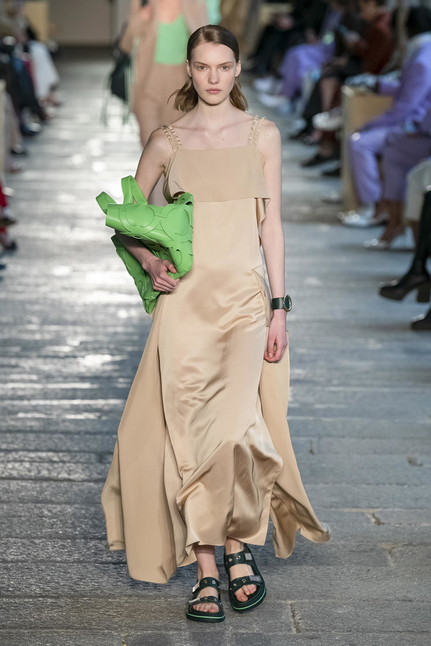 Modne kolory 2021: wszystkie odcienie zieleni, które będa modne wiosną i latem