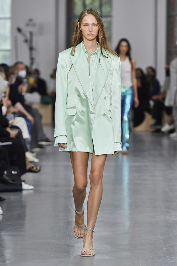 Modne kolory 2021: wszystkie odcienie zieleni, które będa modne wiosną i latem