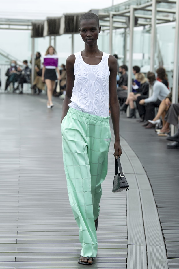 Modne kolory 2021: wszystkie odcienie zieleni, które będa modne wiosną i latem