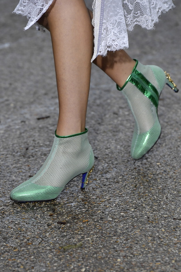 Modne kolory 2021: wszystkie odcienie zieleni, które będa modne wiosną i latem