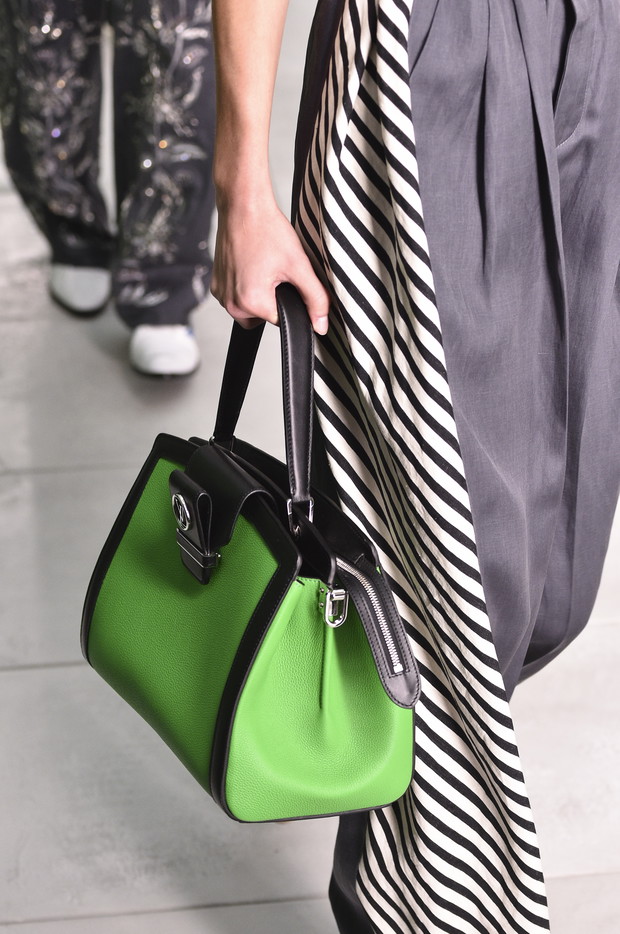 Modne kolory 2021: wszystkie odcienie zieleni, które będa modne wiosną i latem