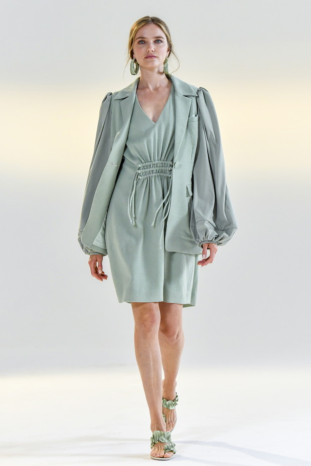 Modne kolory 2021: wszystkie odcienie zieleni, które będa modne wiosną i latem