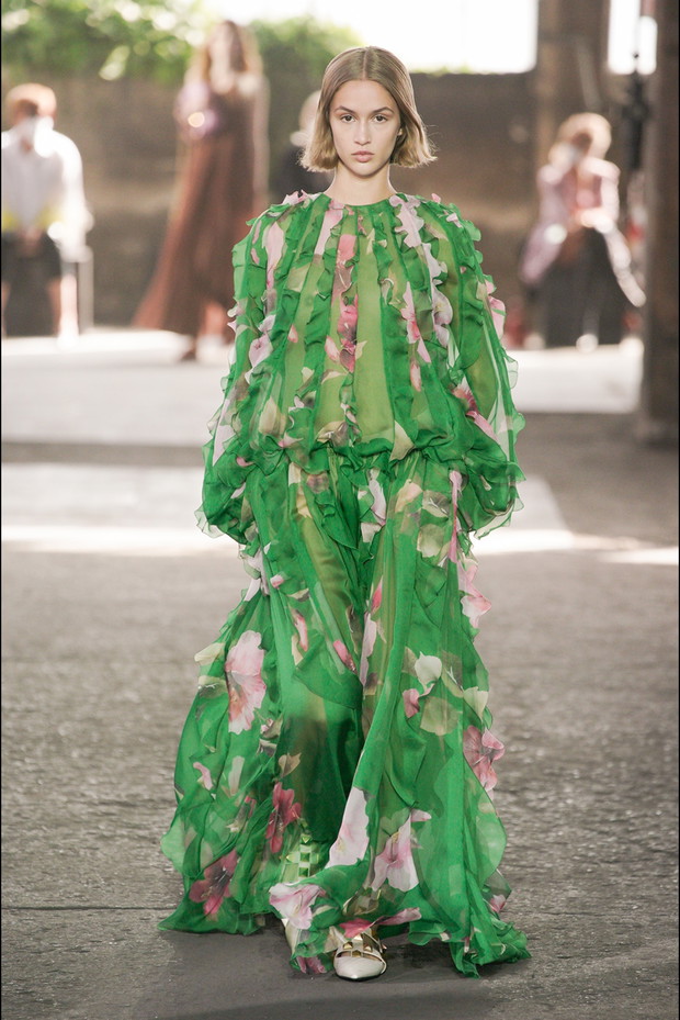 Modne kolory 2021: wszystkie odcienie zieleni, które będa modne wiosną i latem