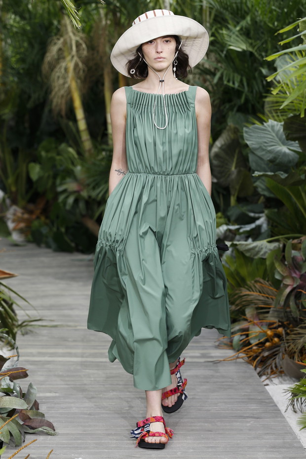 Modne kolory 2021: wszystkie odcienie zieleni, które będa modne wiosną i latem