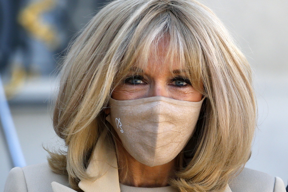 Nowa modna fryzura Brigitte Macron. Odmłodziła się o dekadę!