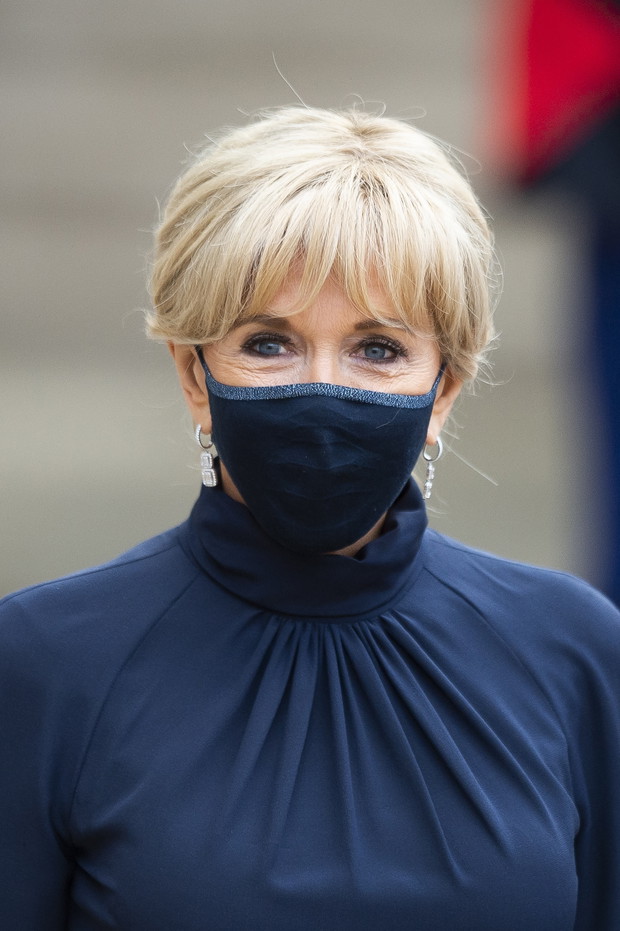 Nowa modna fryzura Brigitte Macron. Odmłodziła się o dekadę!
