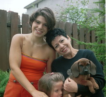 Ewa Bem z córkami, czerwiec 2000