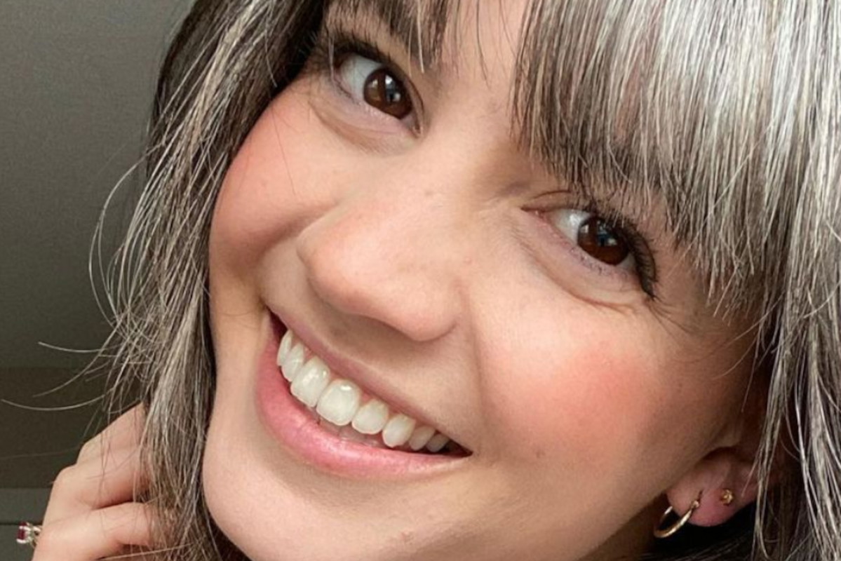 Pierwsze siwe włosy miała w wieku 12 lat. Dziś pomaga tysiącom kobiet!