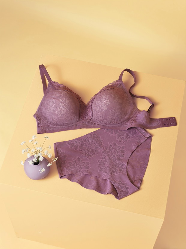 Bielizna Triumph, kolekcja Fit Smart