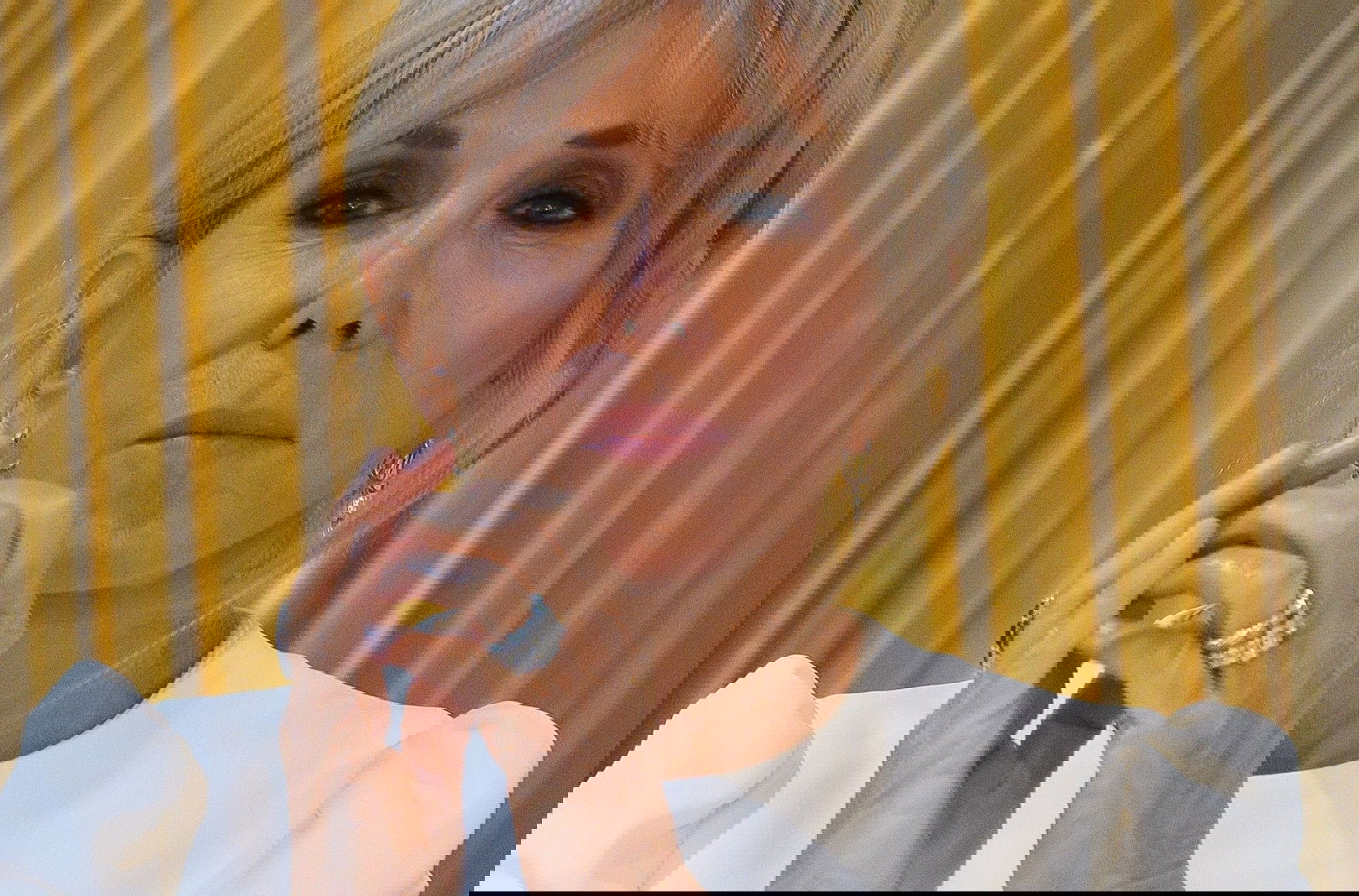 Wielka wpadka Brigitte Macron na paradzie z okazji Dnia Bastylii - "Pocałunek z Maską" rozwścieczył Francuzów!