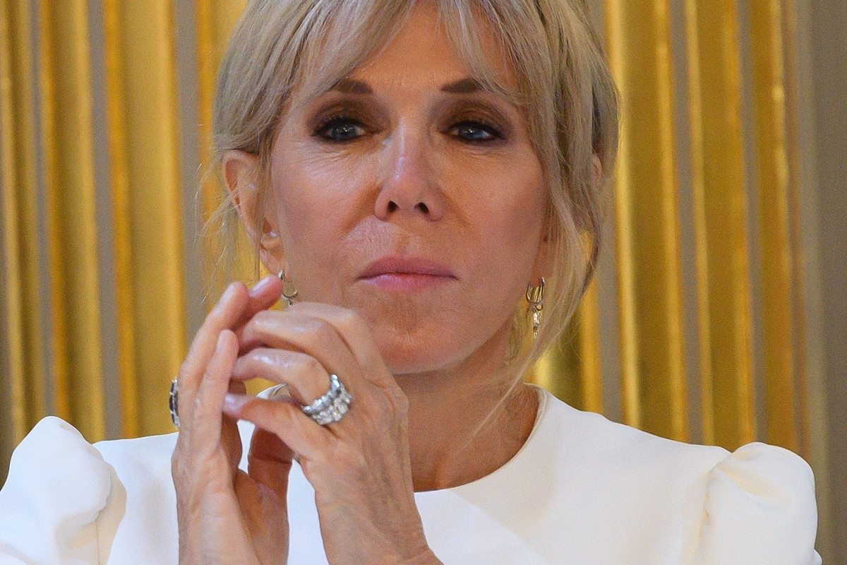 Wielka wpadka Brigitte Macron na paradzie z okazji Dnia Bastylii - "Pocałunek z Maską" rozwścieczył Francuzów!
