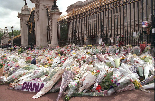 Księżna Diana i tragiczny wypadek. Do kogo zadzwoniła tuż przed śmiercią?