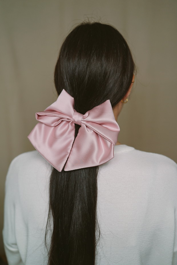 Gumka do włosów, opaska na włosy i spinka do włósów - te dziewczyny miały niebanalny pomysł na biznes! Poznajcie SCRUNCHIE