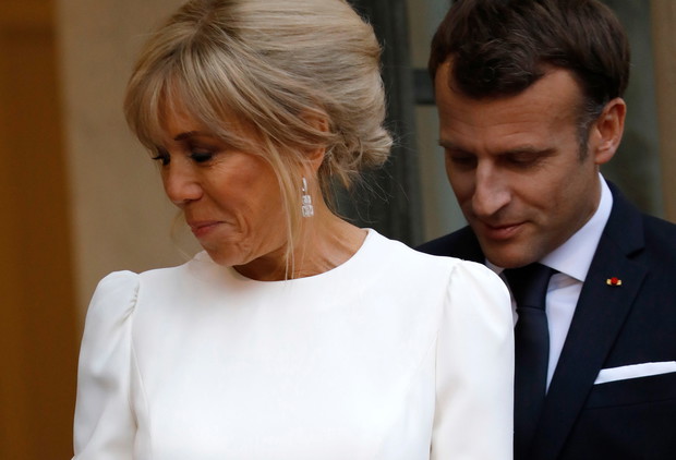 Wielka wpadka Brigitte Macron na paradzie z okazji Dnia Bastylii - Pocałunek z Maską rozwścieczył Francuzów!