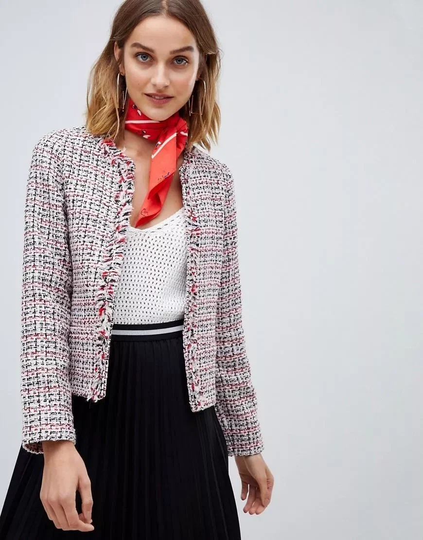 Boucle - tkanina nie tylko dla eleganckiej Francuzki