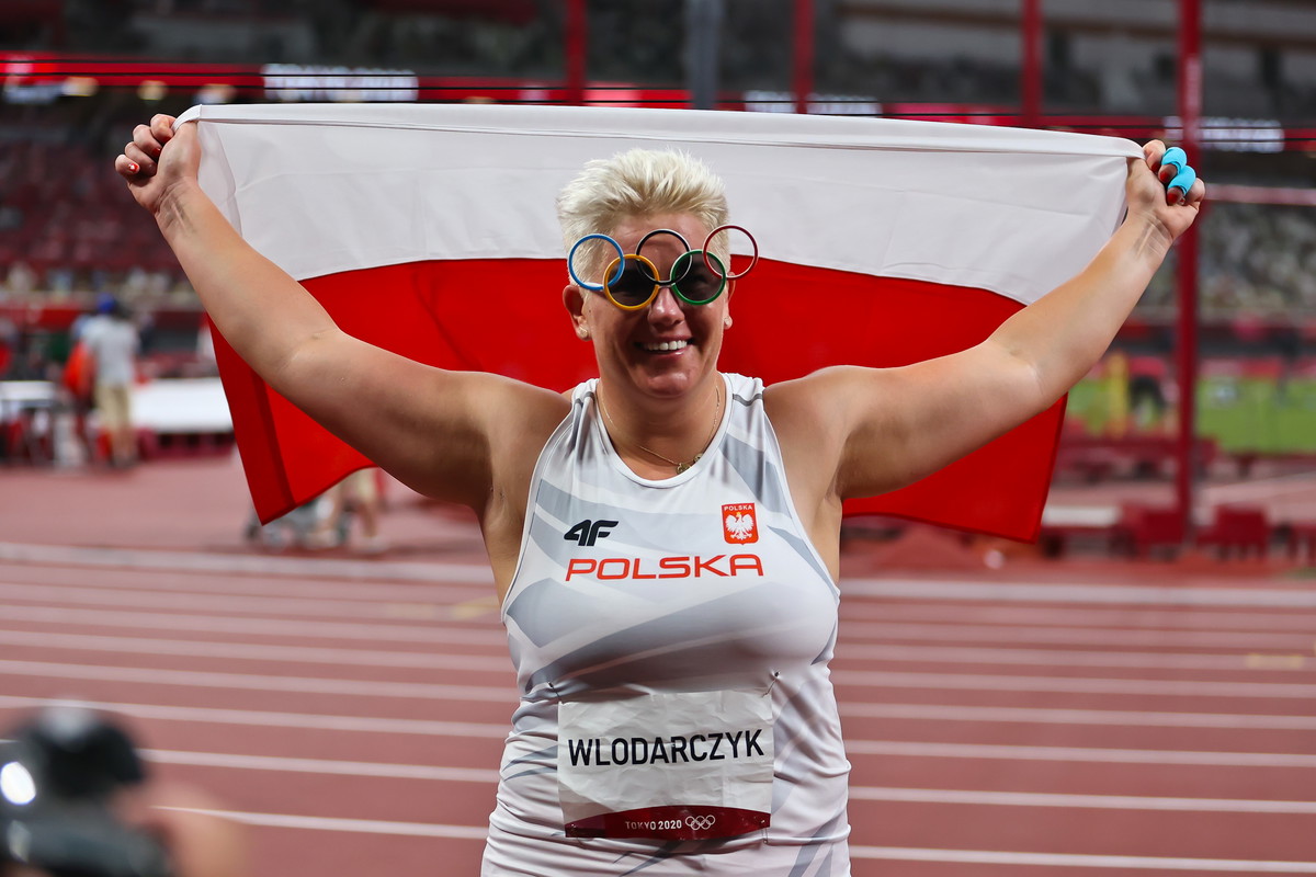 Anita Włodarczyk zdobywa złoto w rzucie młotem na igrzyskach w Tokio
