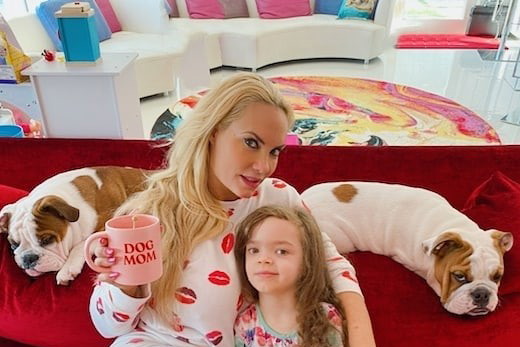 Coco Austin karmi piersią 5-letnie dziecko