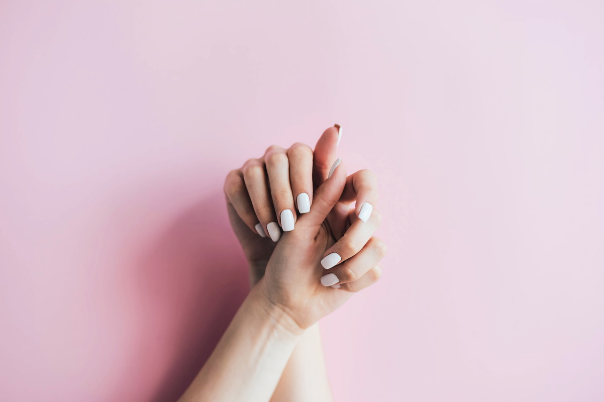 Jak dbać o dłonie i paznokcie