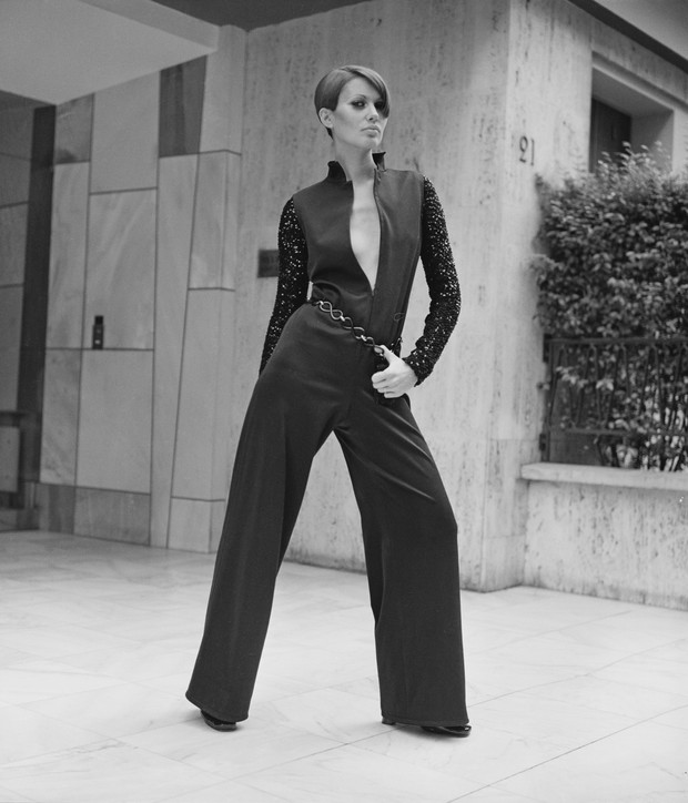 Kombinezon na pokazie Yves Saint Laurent w 1968