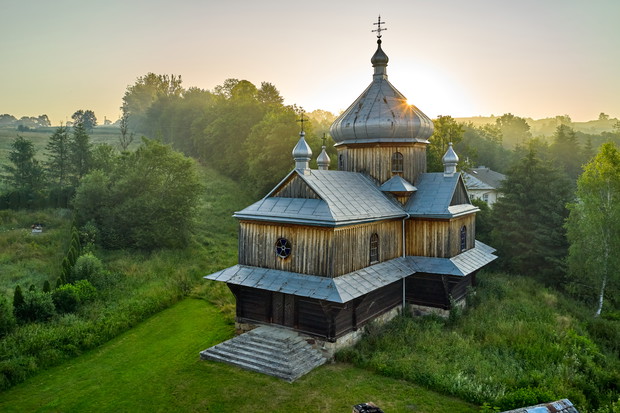 Krajobraz Beskidu Niskiego wschód słońca Jaśliska cerkiew