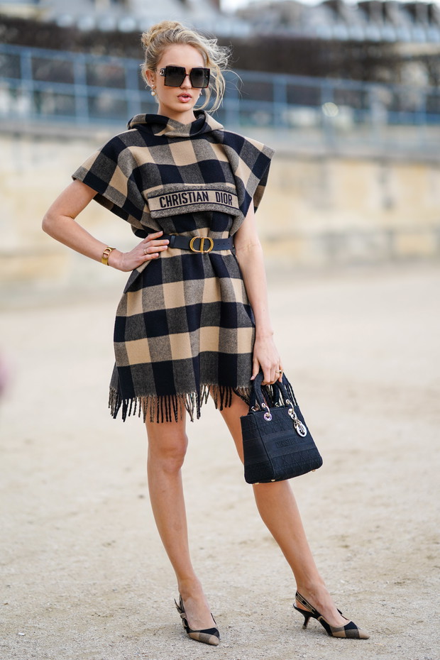 Ubrania w modną kratkę vichy - jak je noszą stylistki i gwiazdy Instagrama?