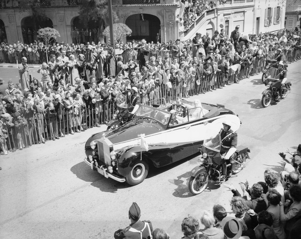 Suknia ślubna Grace Kelly - największe modowe wydarzenie XX wieku!