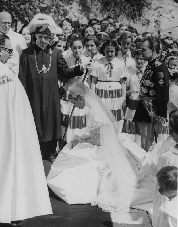 Suknia ślubna Grace Kelly - największe modowe wydarzenie XX wieku!