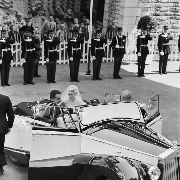 Suknia ślubna Grace Kelly - największe modowe wydarzenie XX wieku!