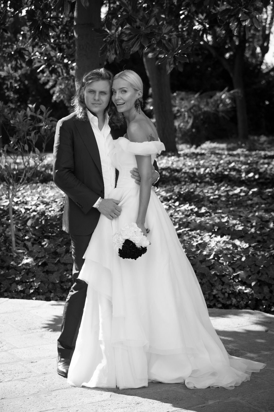 Suknia ślubna Agnieszki Woźniak-Starak na aukcji internetowej