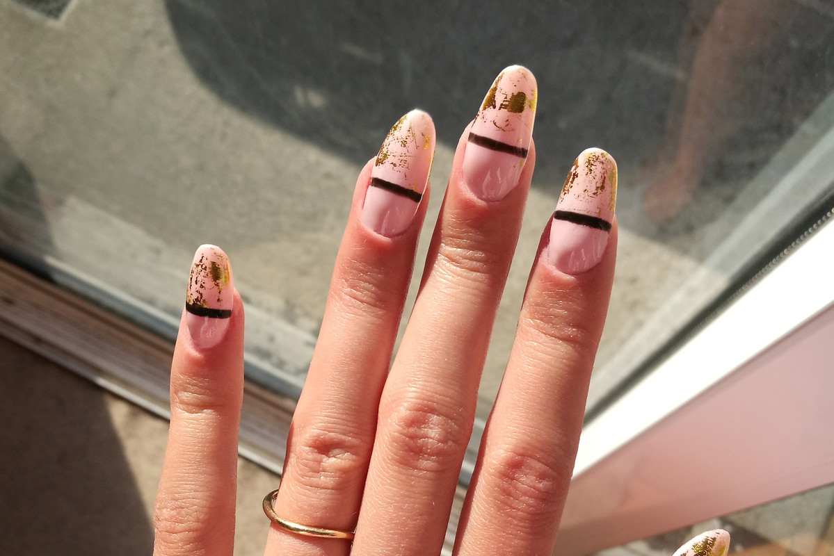 Domowe sposoby na zniszczone paznokcie