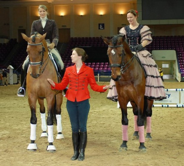 KAROLINA WAJDA, KATARZYNA DOWBOR, KAROLINA FERENSTEIN-KRAŚKO Galopem przez życie