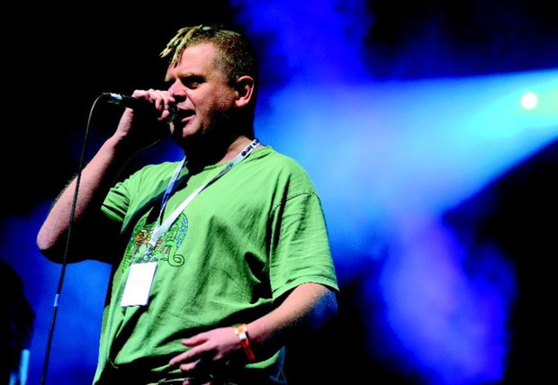 KAZIK STASZEWSKI Działka pod palmą