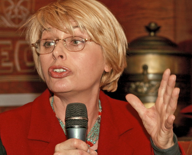„Kiedy zaczynałam działalność polityczną, szukałam w pamięci, opowieści mamy. To mi pomogło przygotować się na różne sytuacje” - Barbara Nowacka