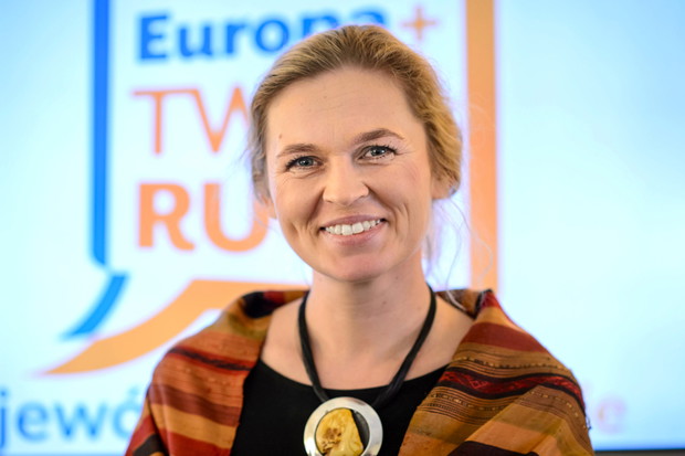 Po kobietach ze strony mamy odziedziczyłam odwagę poczucie humoru i skłonność do autoironii - Barbara Nowacka