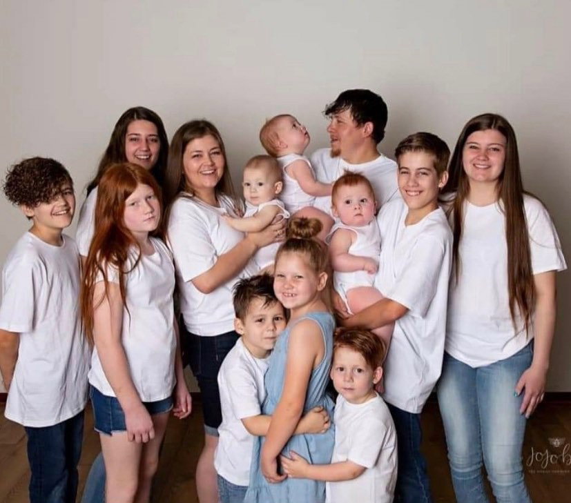 Ma 32 lata i jest mamą dwanaściorga dzieci. To oznacza, że przez 17 lat bez przerwy była w ciąży