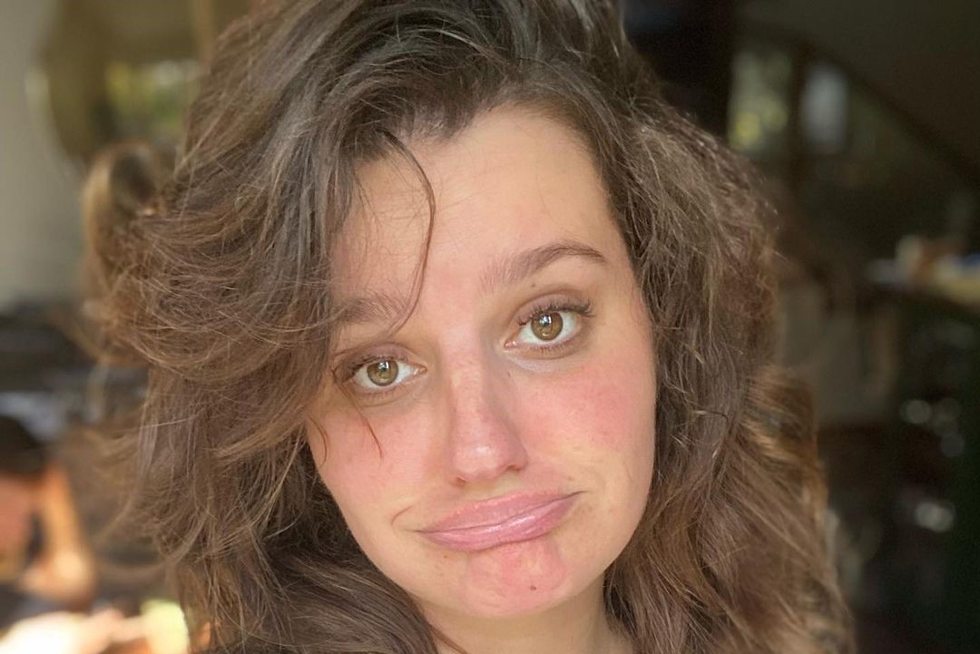 Zosia Zborowska robi kolejną próbę i wciska się w jeansy sprzed ciąży: "Jeszcze tylko dwa guziczki i ten boczek upchniemy". Mamy pokochały ją za to zdjęcie!