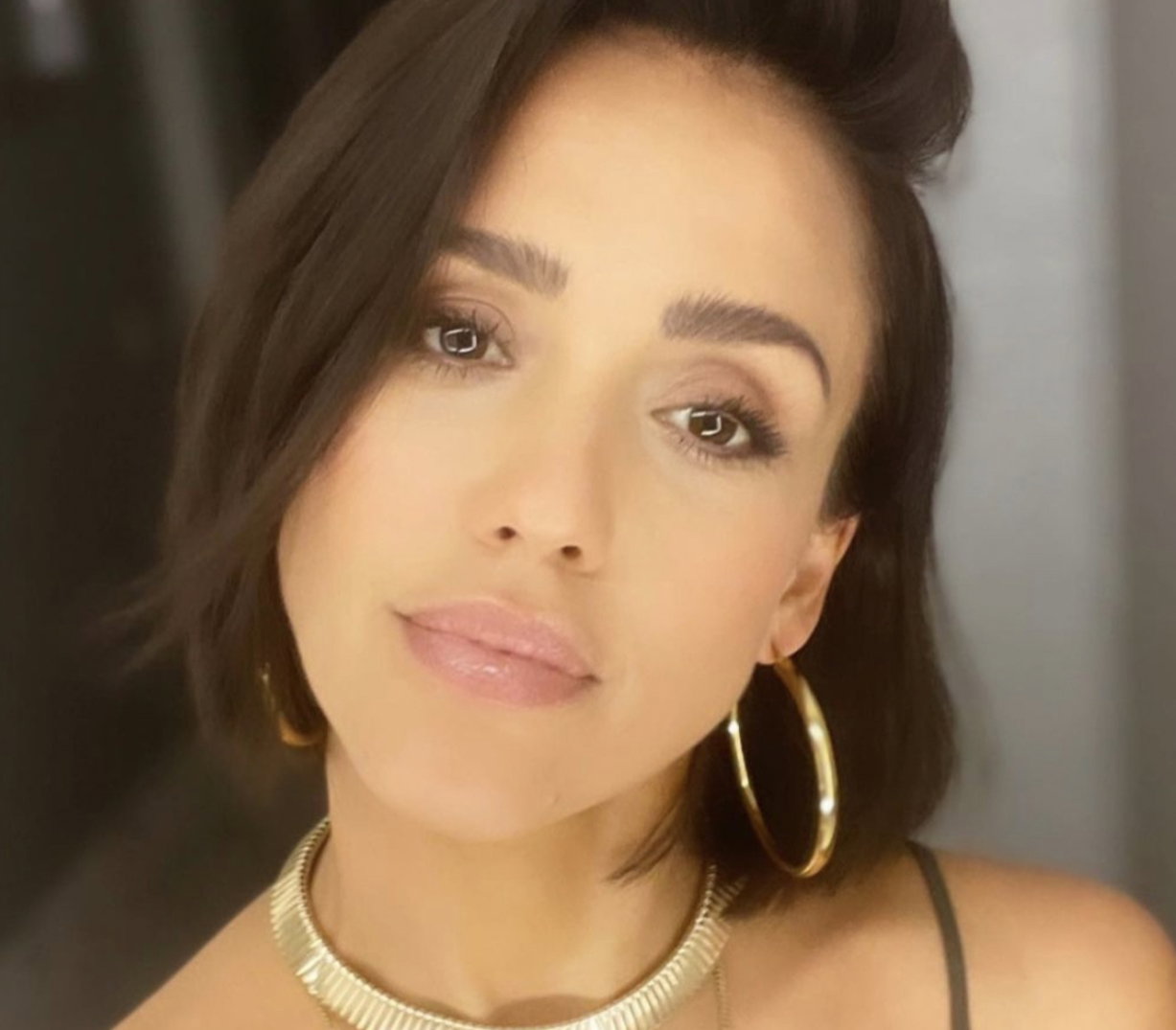 Jessica Alba w bobie