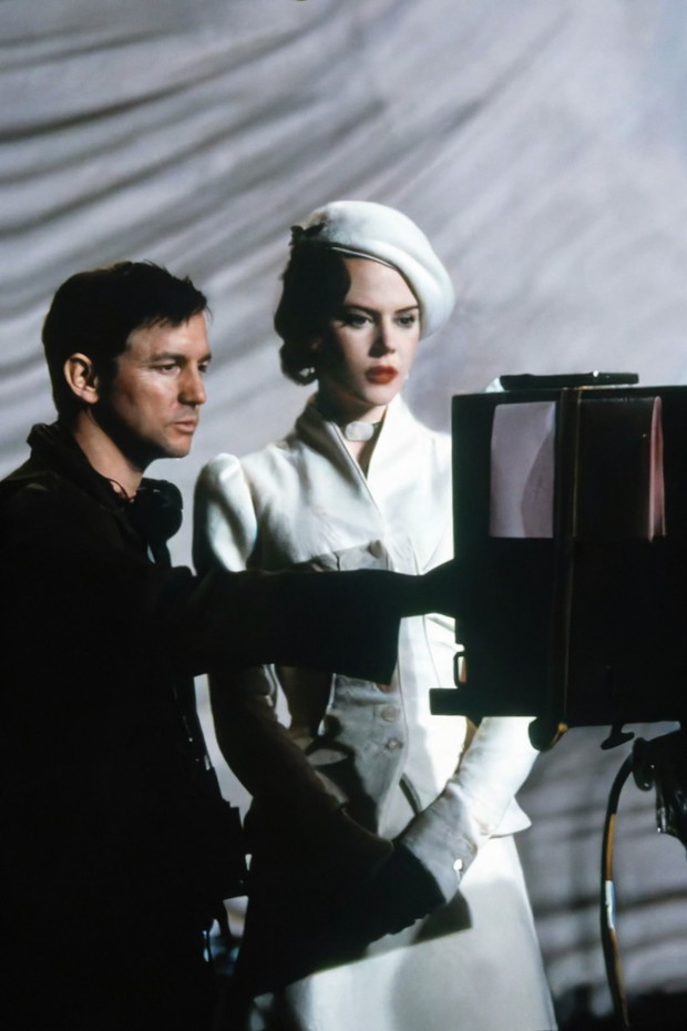 Reżyser Baz Luhrmann uważał, że Nicole ma w sobie klasę i wdzięk gwiazd kina lat 50. Kidman zagrała m.in. w jego niezapomnianym „Moulin Rouge” w 2001 roku.