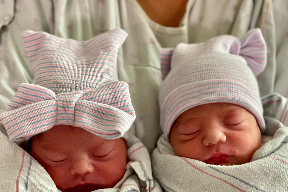 Bliźnięta z USA o dwóch różnych latach narodzin