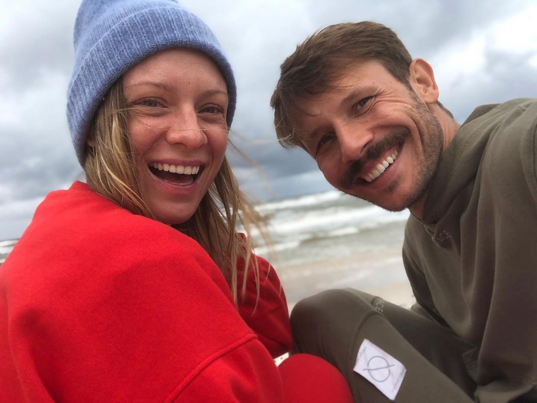 Te gwiazdorskie pary dzieli duża różnica wieku, łączy - wielka miłość