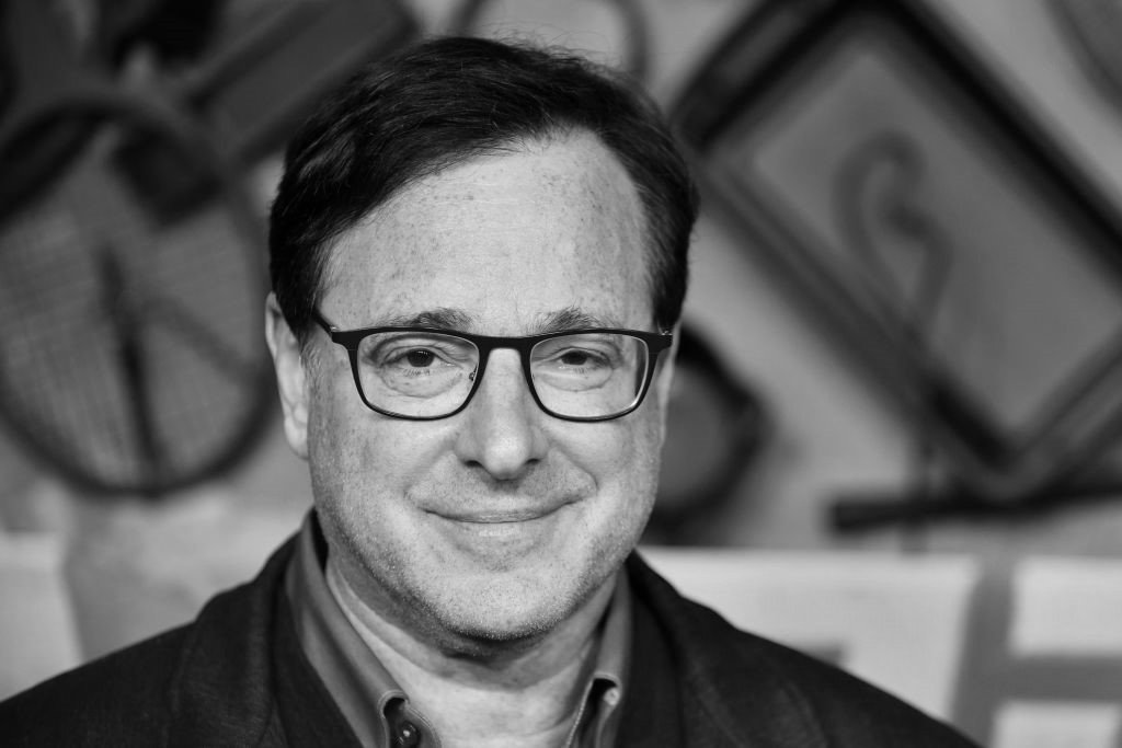 Bob Saget nie żyje. 65-letni aktor znany z serialu "Pełna chata" został znaleziony w pokoju hotelowym. Co się stało?