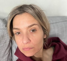 Joanna Koroniewska w książce Karoliny Korwin-Piotrowskiej "Wszyscy wiedzieli" opowiada o gnębieniu w szkole filmowej