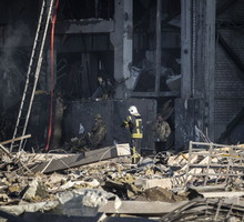 Nagranie z reanimacji wyciągniętej spod gruzów nieprzytomnej dziewczynki łamie serca...