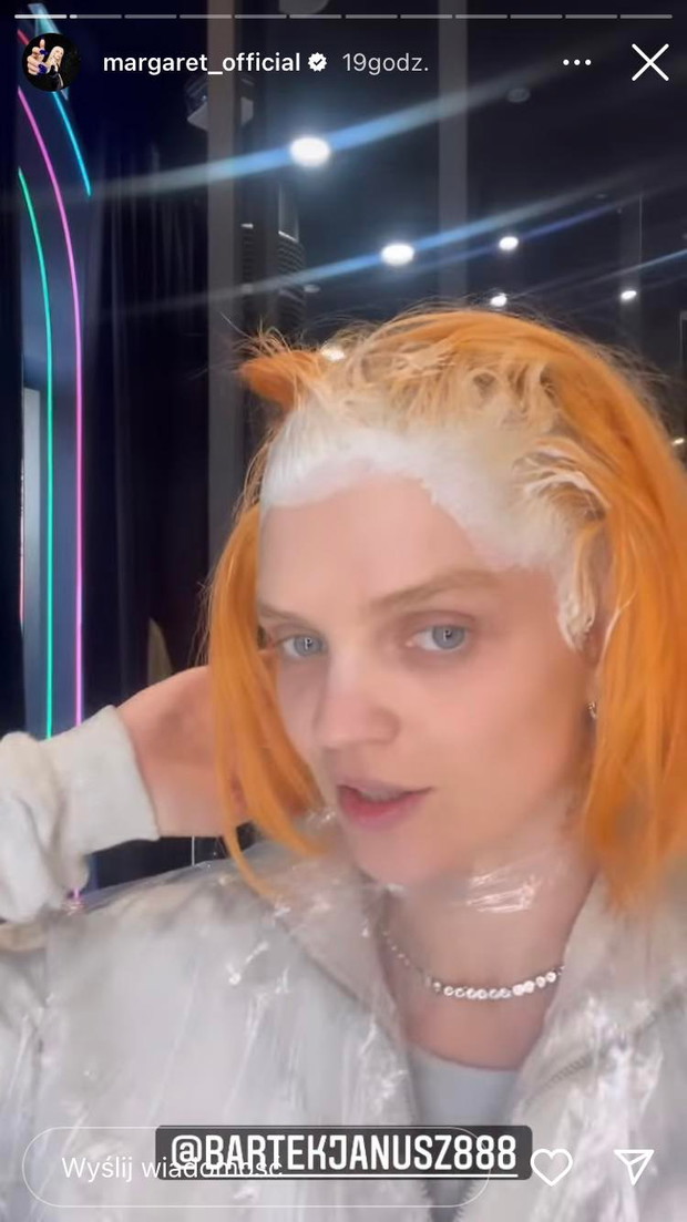 Margaret w rudych włosach