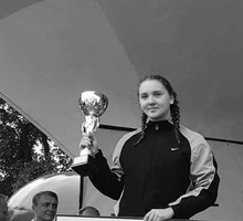 Anita Zarychta nie żyje. Co było przyczyną nagłej śmierci 22-letniej pływaczki?