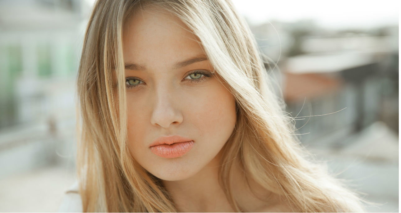 Domowe sposoby na rozjaśnienie włosów blond